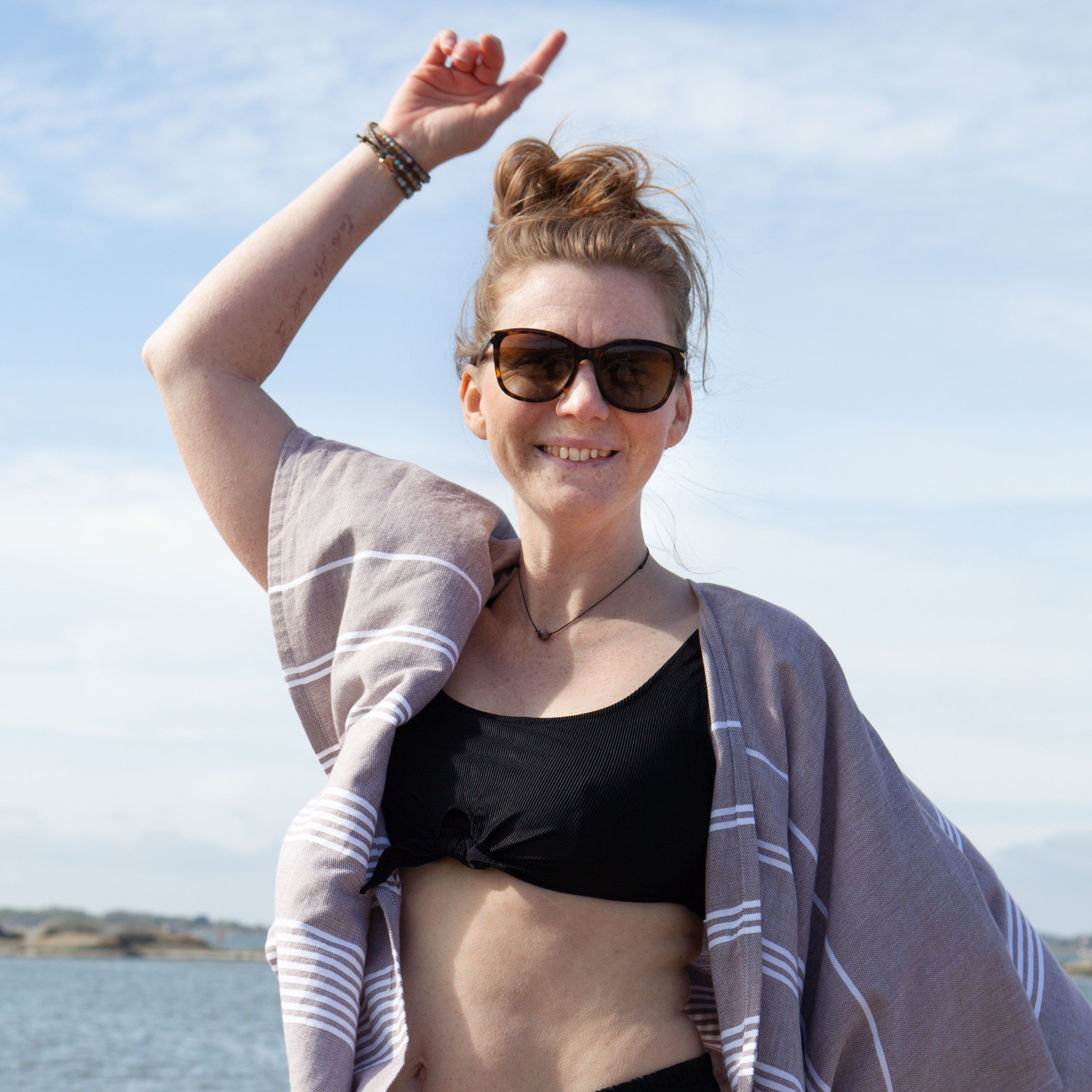 Geripptes Badetop - Crop Top - Schwarz