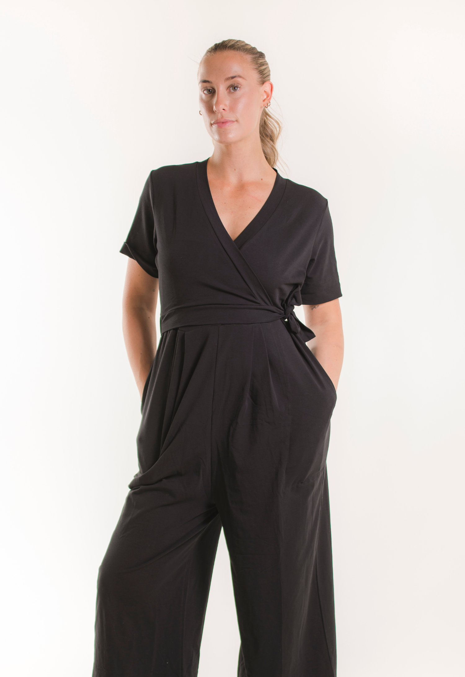 Umstandsjumpsuit mit Stillfunktion - Schwarz
