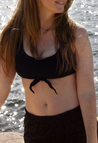 Geripptes Schwimmtop – Schwarz